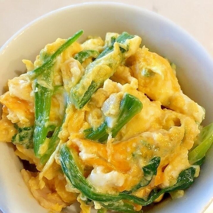 ハムとほうれん草と卵の炒め物